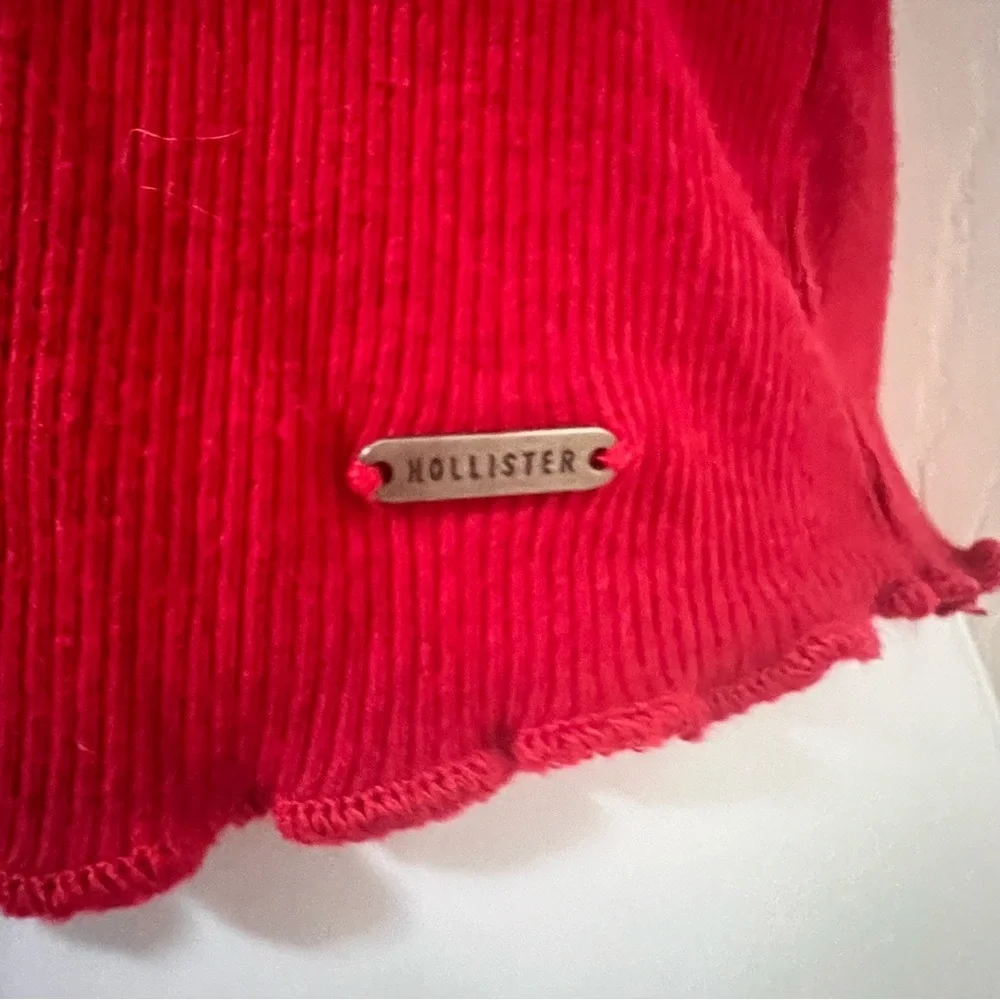 Hollister Ruffle Hem Red Short Sleeve T-Shirt | XXS | Crew Neck - Picture 4 of 6